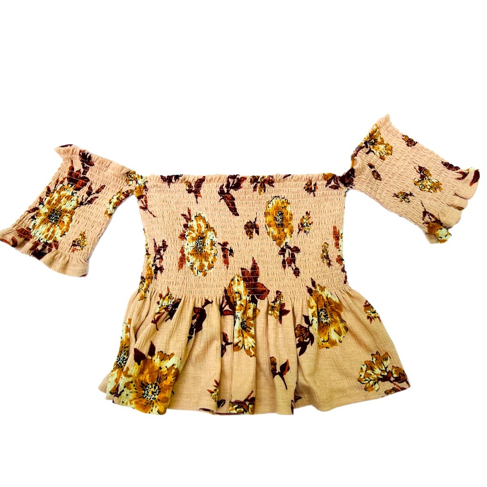Off Shoulder Peplum Crop Top, Super cute floral... Brand: xhilaration Size:M